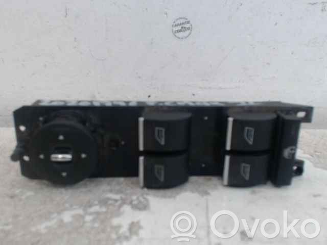 Ford C-MAX II Electric window control switch 