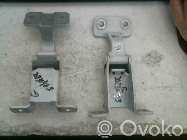 Renault Kangoo II Loading door lower hinge 