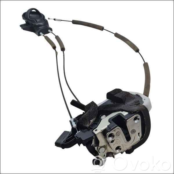 Nissan Juke I F15 Front door lock 