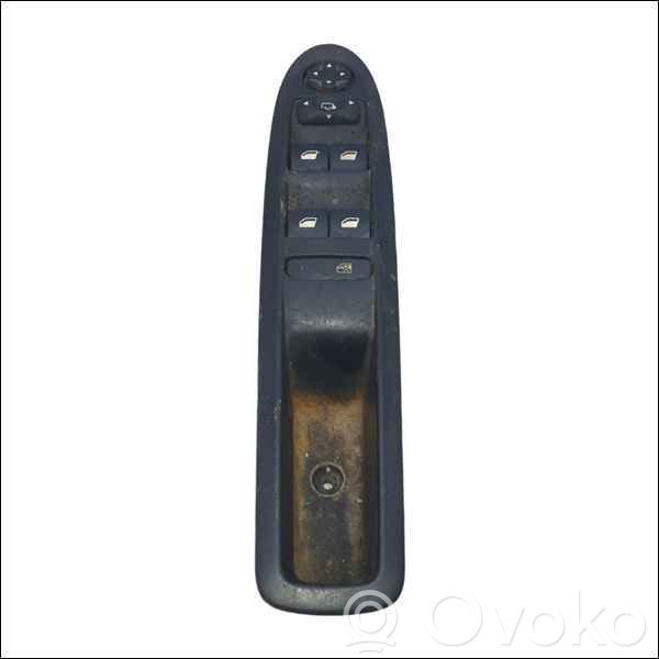 Citroen C4 Aircross Electric window control switch 