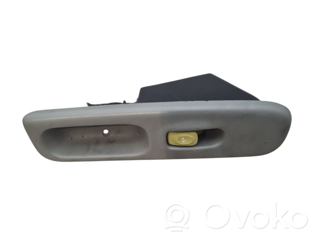 Renault Twingo I Electric window control switch 