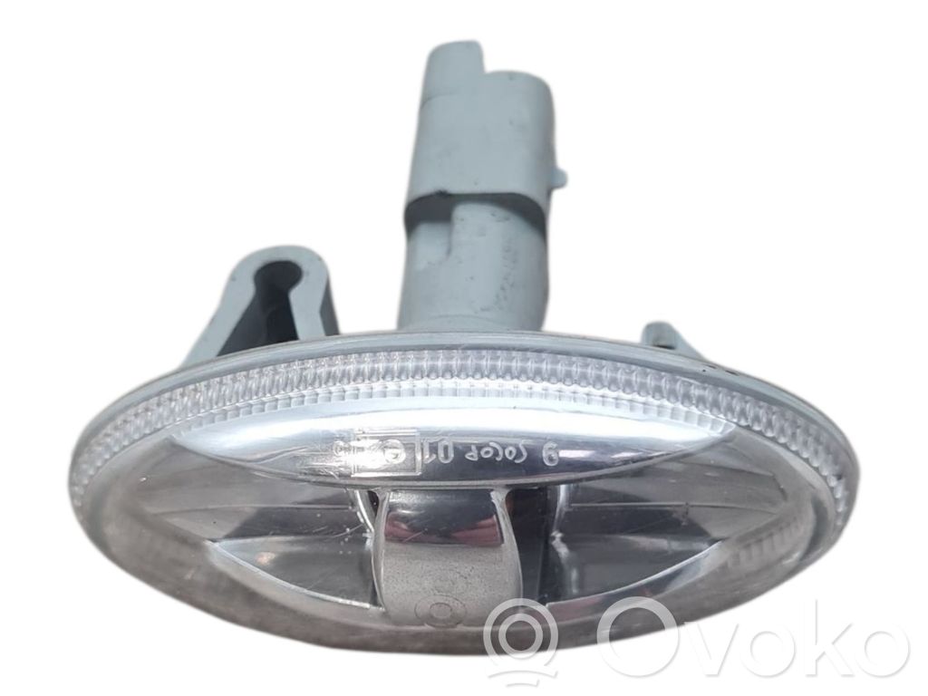 Peugeot 108 Front fender indicator light 