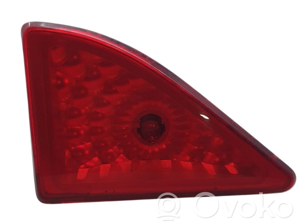 Third/center stoplight   265900021R,265900021R,20047689,20250530,VDMS10