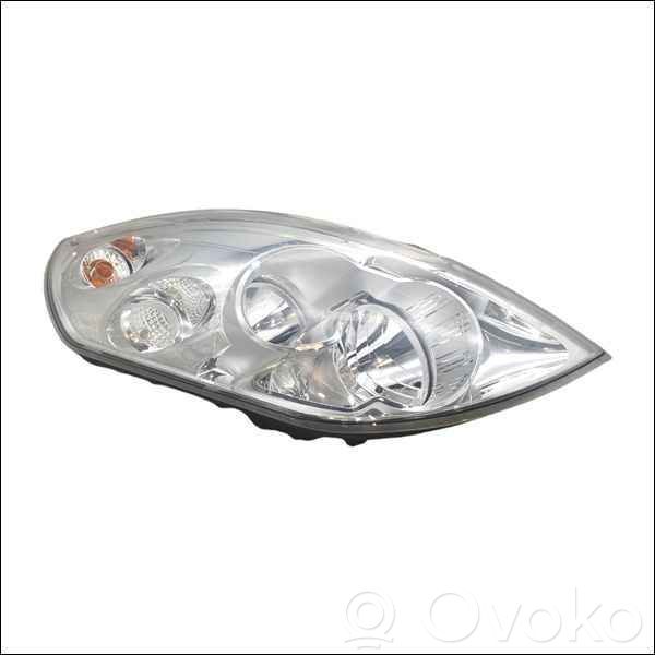 Renault Master I Lampa przednia 