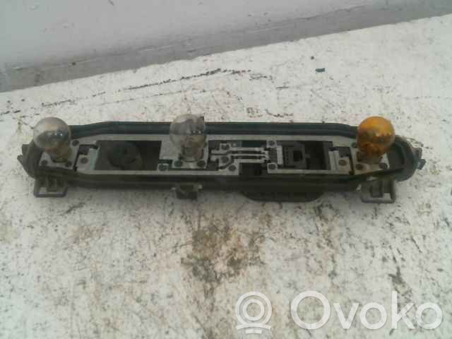 Renault Kangoo II Cubierta del soporte de la lámpara de la luz trasera 