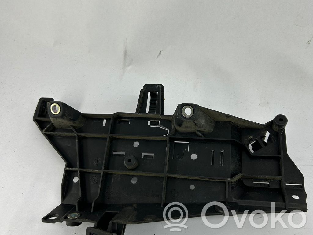 BMW 3 F30 F35 F31 Kita variklio skyriaus detalė 