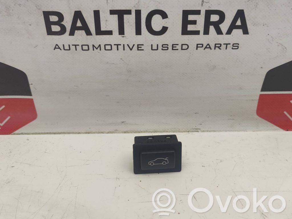 BMW 3 F30 F35 F31 Bagažinės dangčio atidarymo jungtukas 