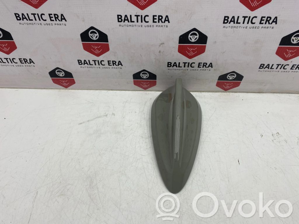 Osłona anteny dachowej GPS   7983877,9259440