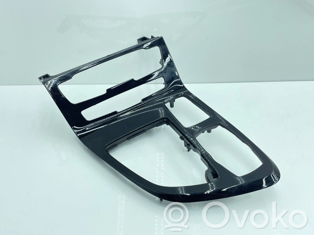 BMW 2 F45 Ozdoba tunelu środkowego 