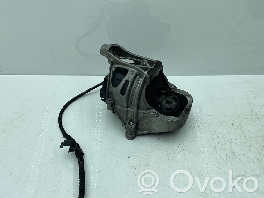 Engine mount bracket   4M0199372FF,02022017