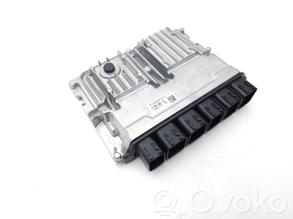 BMW 2 F46 Variklio valdymo blokas 