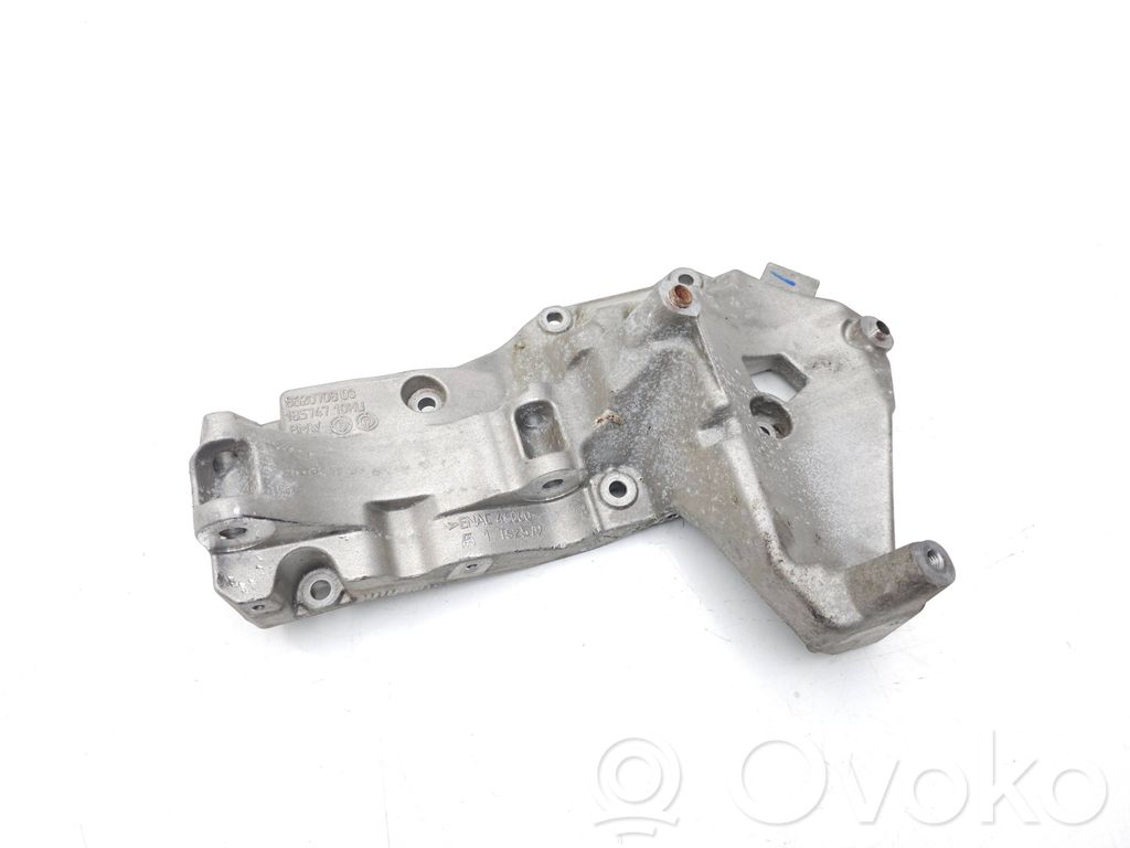 BMW 2 F45 Generator/alternator bracket 