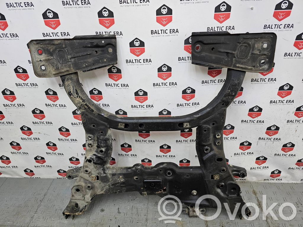 Mercedes-Benz A W176 Rama pomocnicza przednia 
