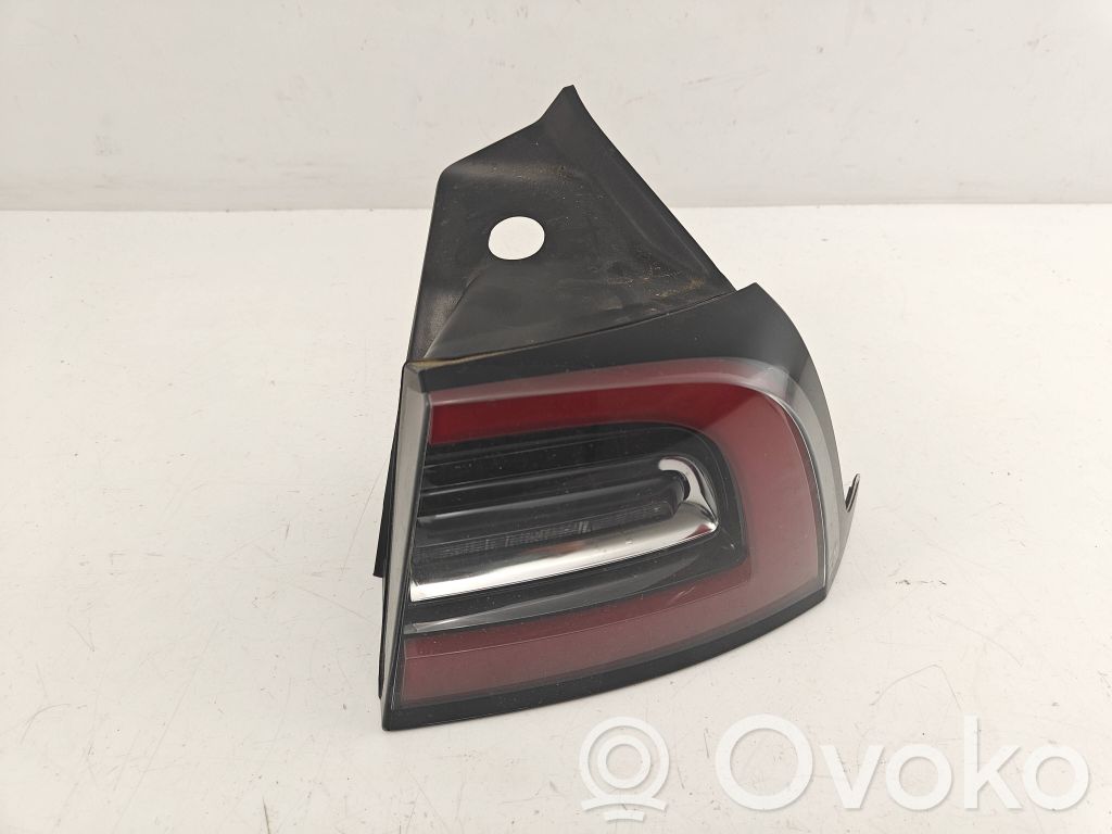 Tesla Model 3 Takavalot 