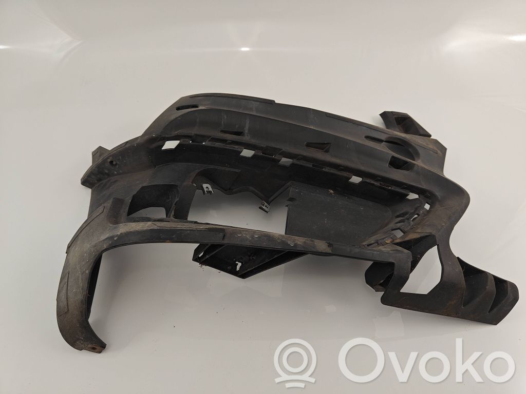 BMW 2 F46 Front bumper mounting bracket 