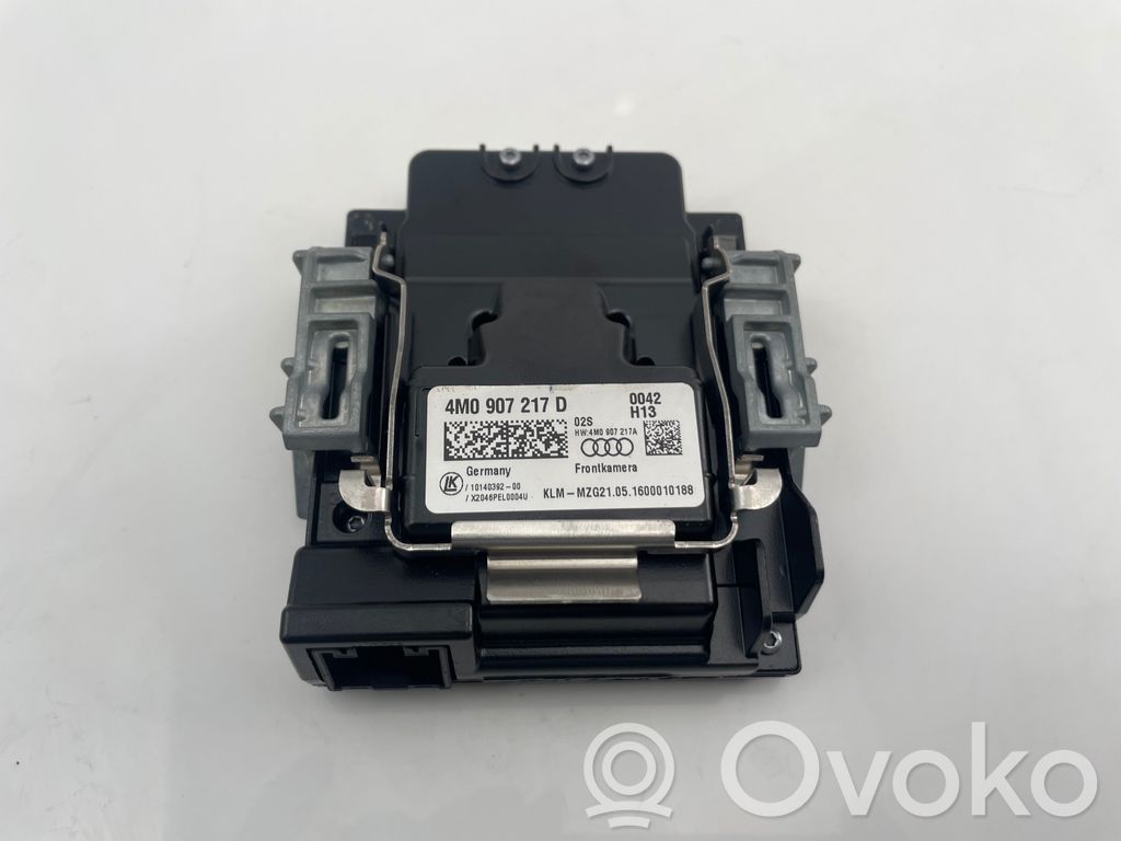 Audi Q7 4M Windshield/windscreen camera 