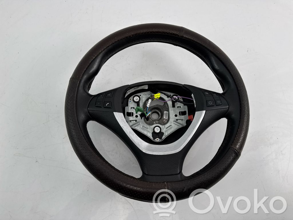 Volant   2406058,61666690,32306780542,6780542