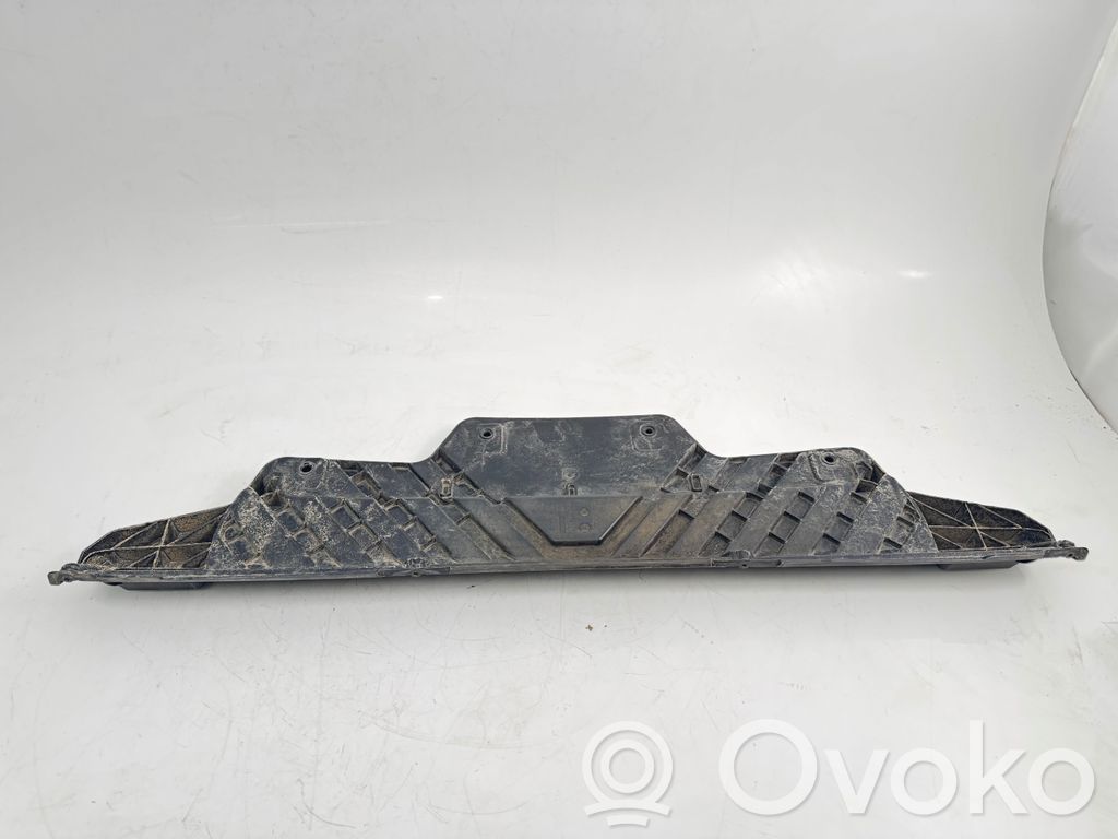 Audi Q7 4M Rear bumper mounting bracket 