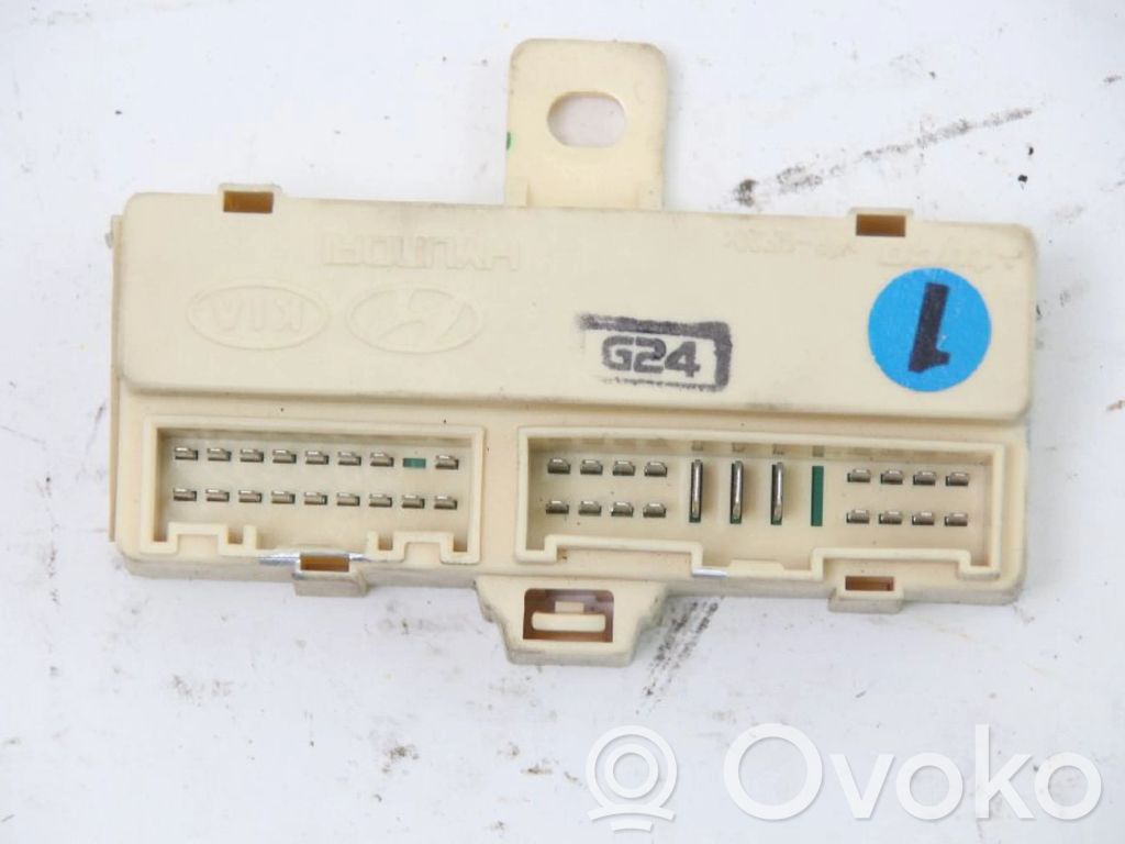 KIA Magentis Konsola środkowa / Panel sterowania 