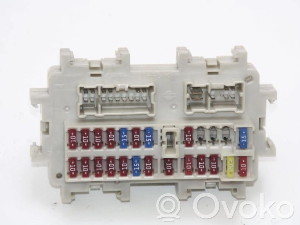 Nissan Navara D40 Fuse module 
