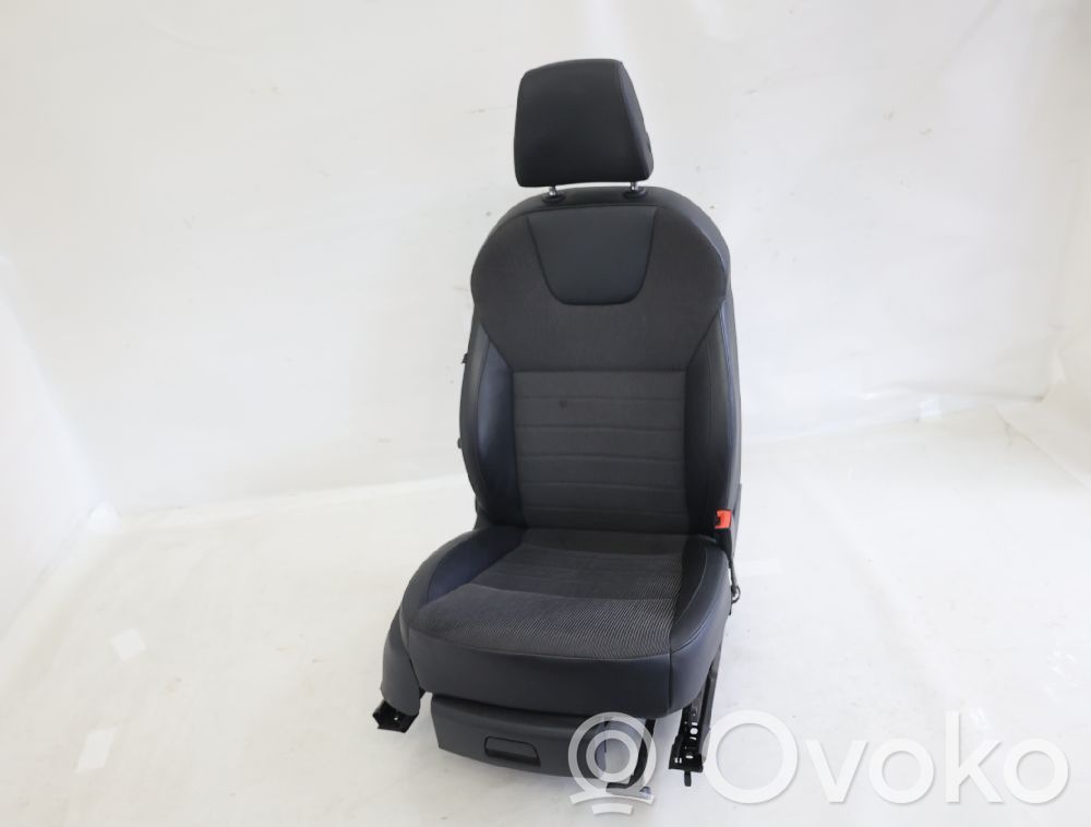 Skoda Octavia Mk3 (5E) Etumatkustajan istuin 
