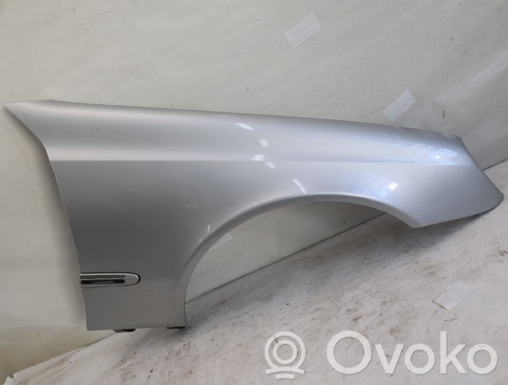 Mercedes-Benz E W211 Błotnik przedni 