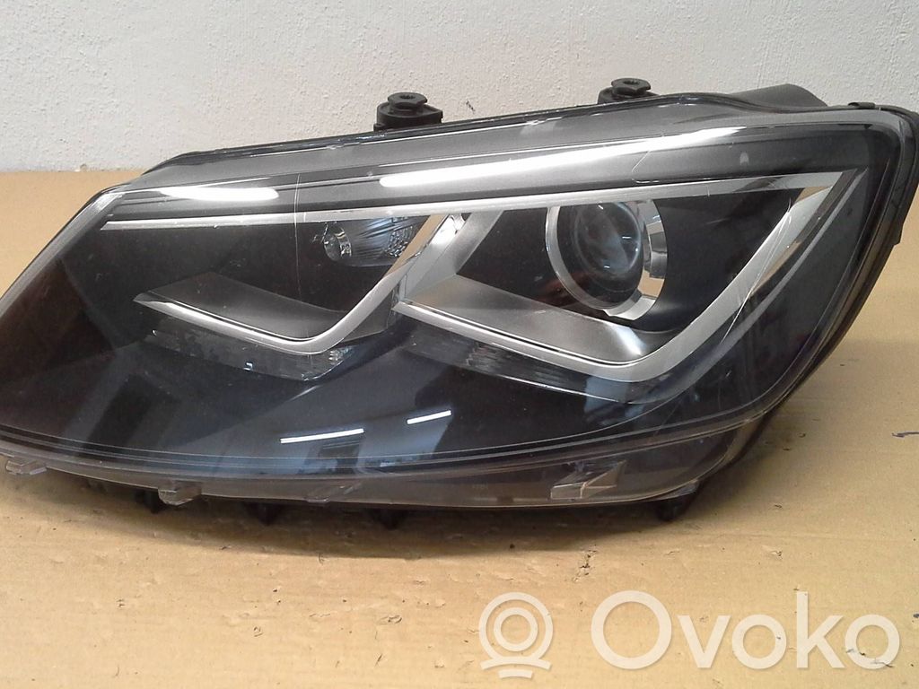 Seat Alhambra (Mk2) Lampa przednia 