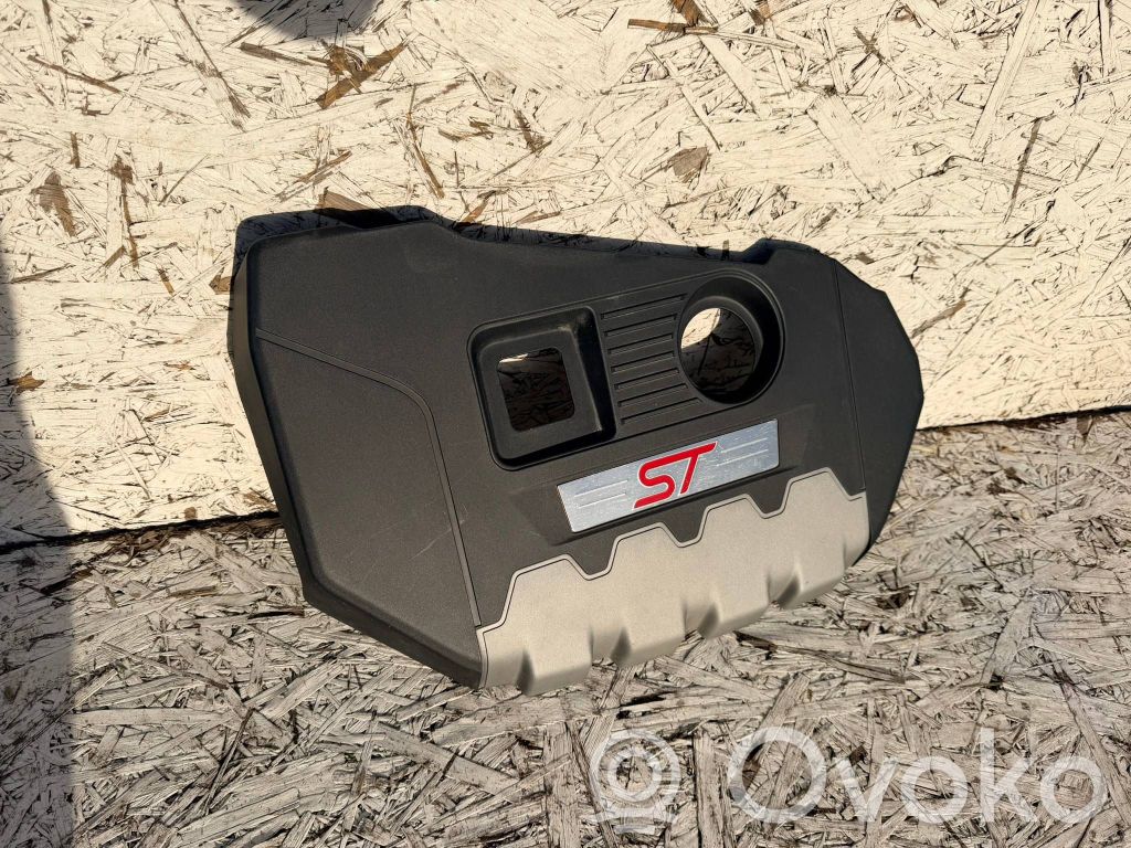 Ford Focus Engine cover (trim) 