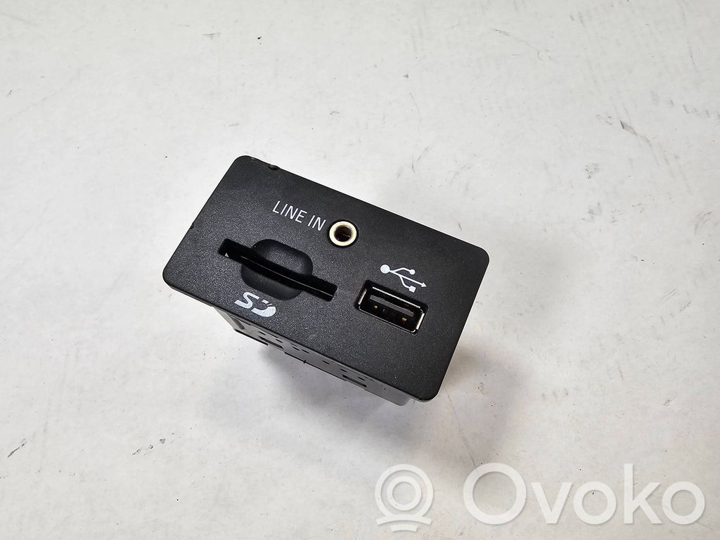 USB socket connector   FR3T14F014AB