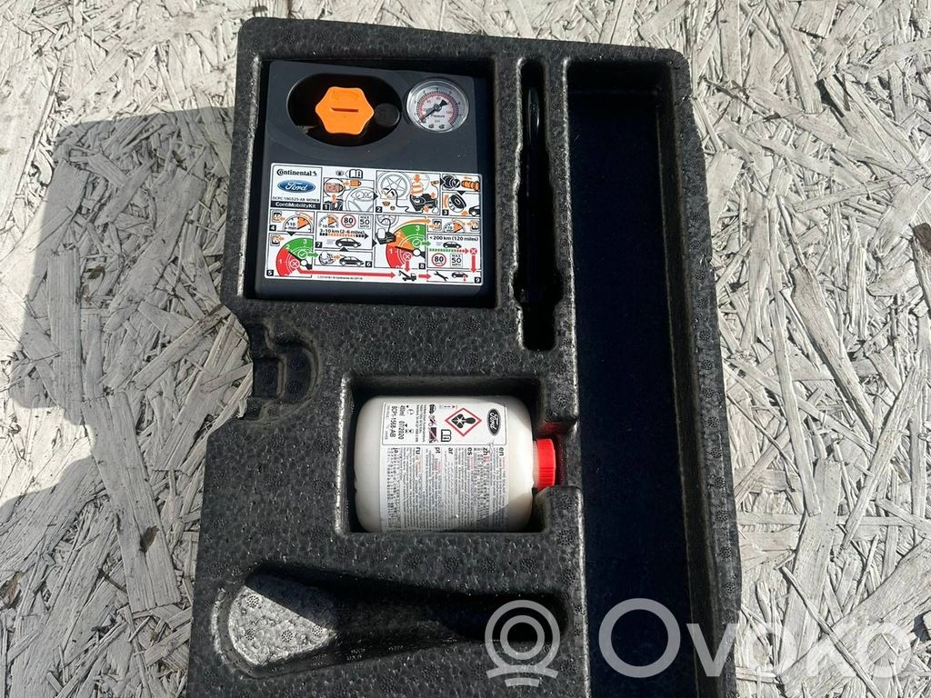 Ford S-MAX Tool set 