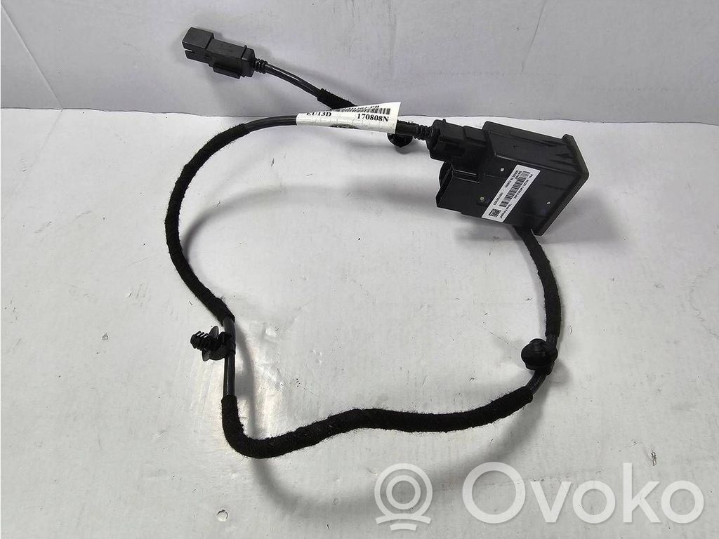 Ford Kuga II USB socket connector 