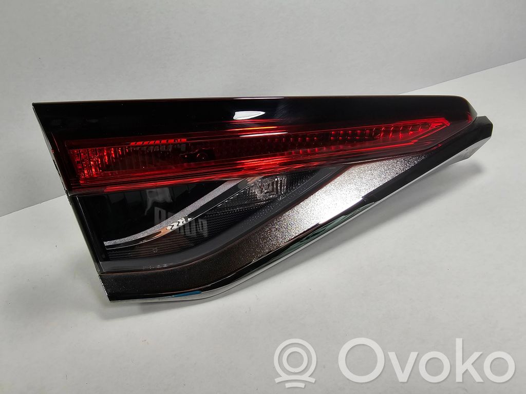 Toyota Corolla E210 E21 Luci posteriori del portellone del bagagliaio 