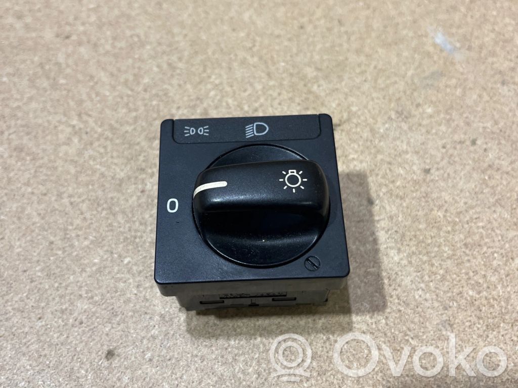 Light switch   V0670