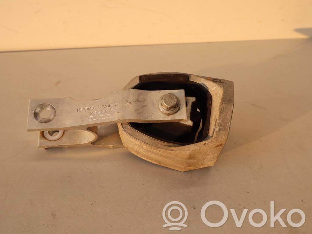 Engine mount bracket   32139982