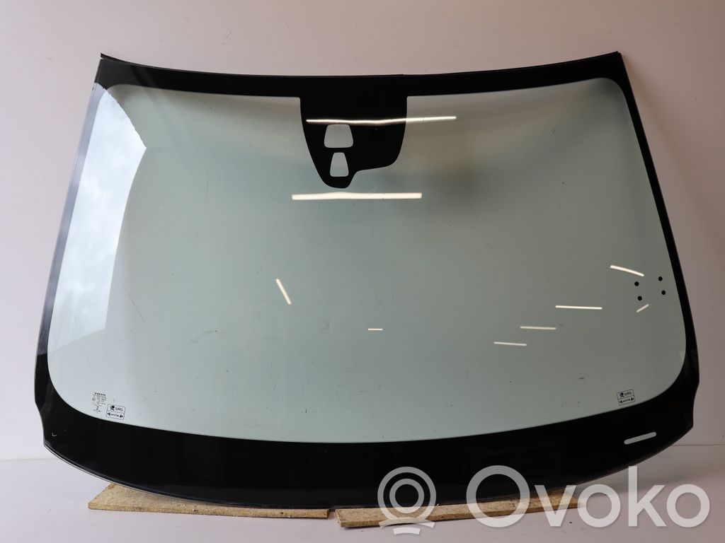 Volvo V60 Front windscreen/windshield window 