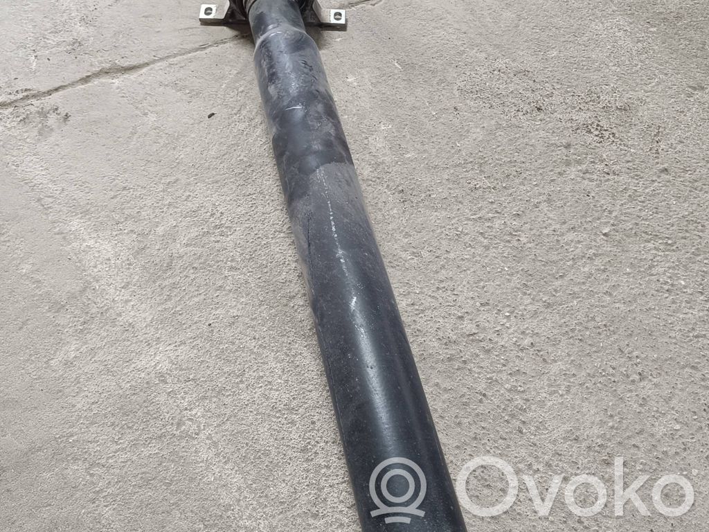 BMW 5 E60 E61 Kardanas komplekte 