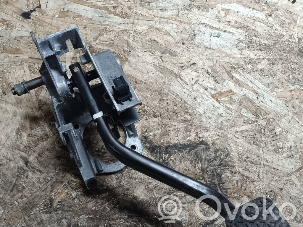 BMW 1 E81 E87 Brake pedal 
