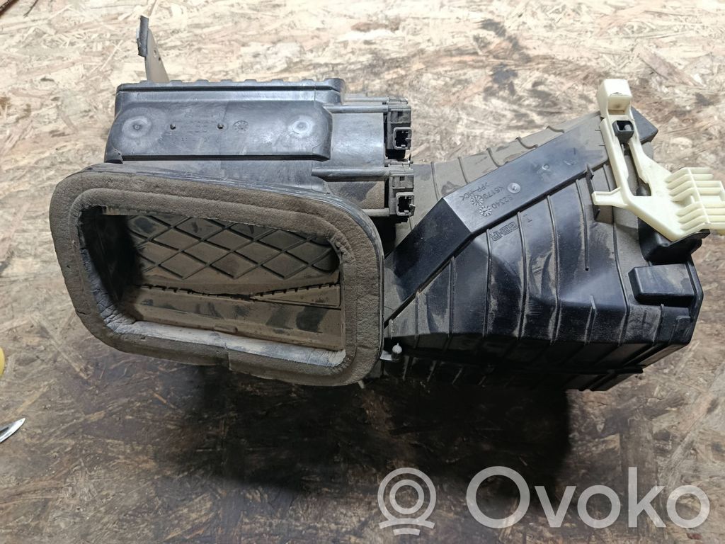 BMW 3 E90 E91 Air filter box 