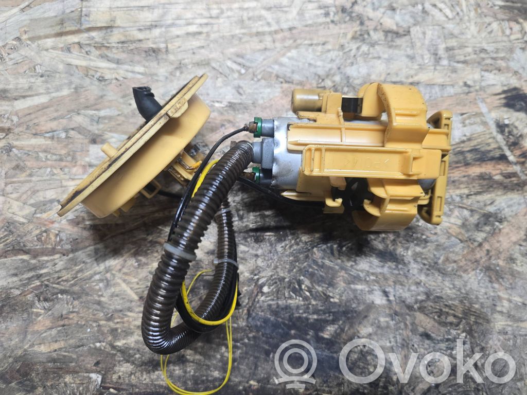 BMW 7 E65 E66 Pompe à carburant 