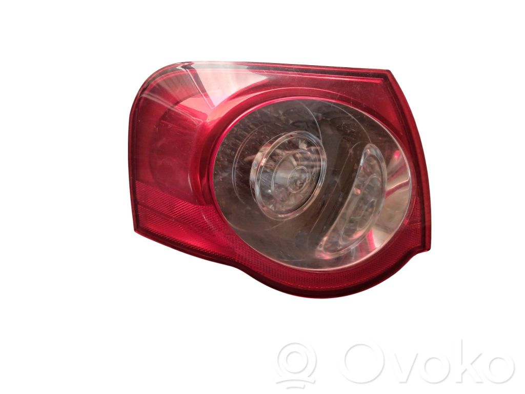 Volkswagen PASSAT B6 Lampa tylna 