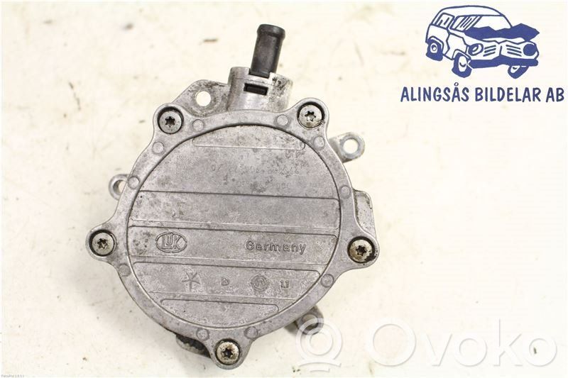 Vacuum pump   06E145100C