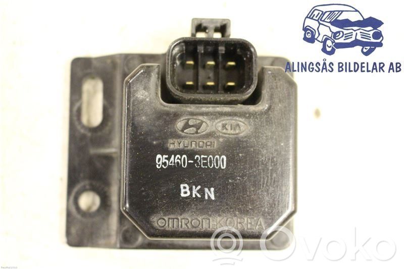 Lasinpyyhkimen rele   954603E000