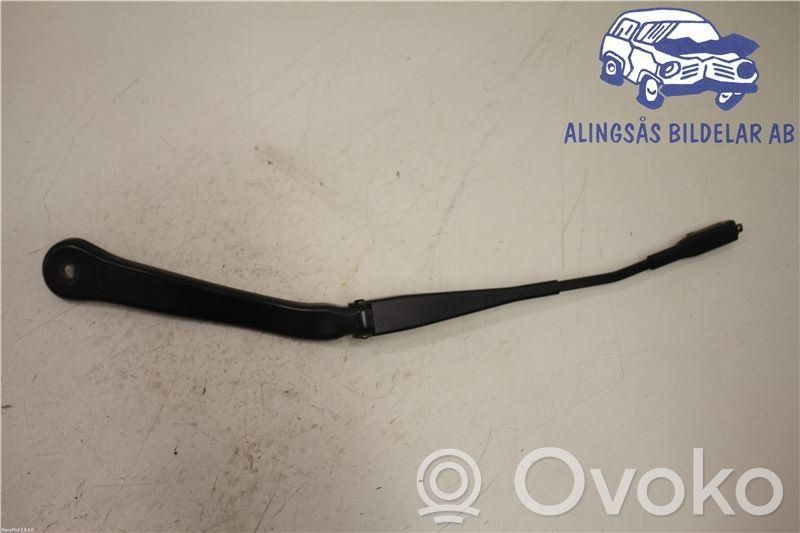 BMW 3 E90 E91 Front wiper blade arm 