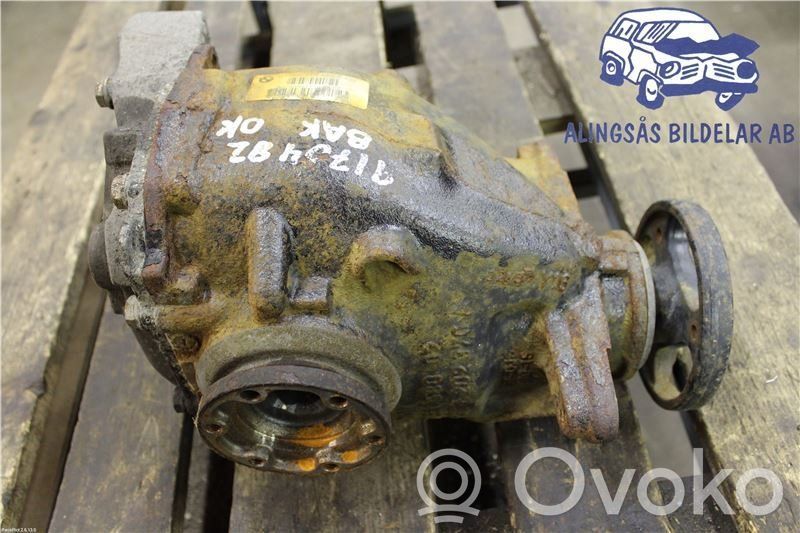 BMW 1 E81 E87 Aizmugurējais reduktors 
