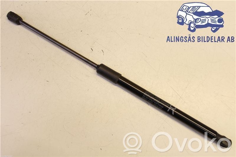 Suzuki SX4 S-Cross Tailgate strut 