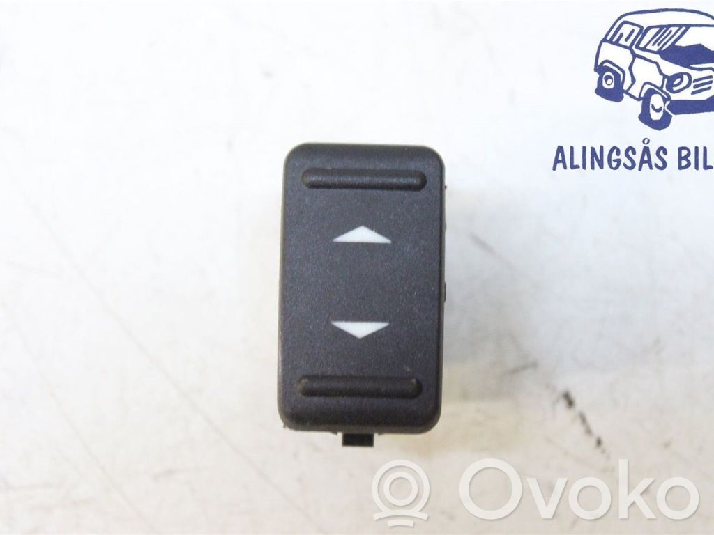 Electric window control switch   1471913