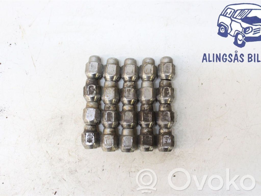 Hyundai i40 Mutterit/pultit 