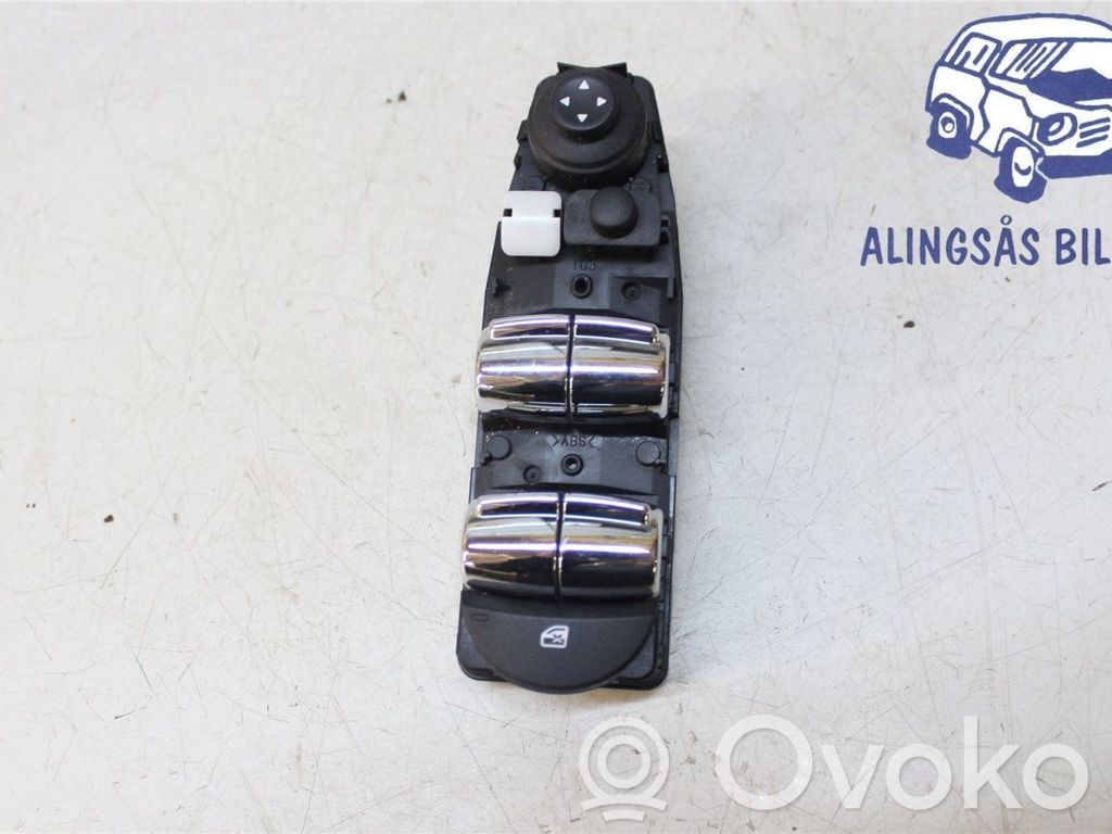 Mitsubishi Space Star Electric window control switch 