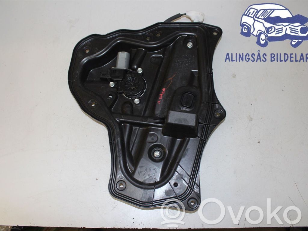 Mazda 3 III Front door window regulator with motor 