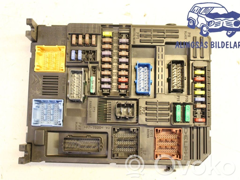 Peugeot Expert Fuse module 